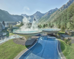 Отель Aqua Dome 4 Sterne Superior Hotel & Tirol Therme Längenfeld  Ленгенфельд